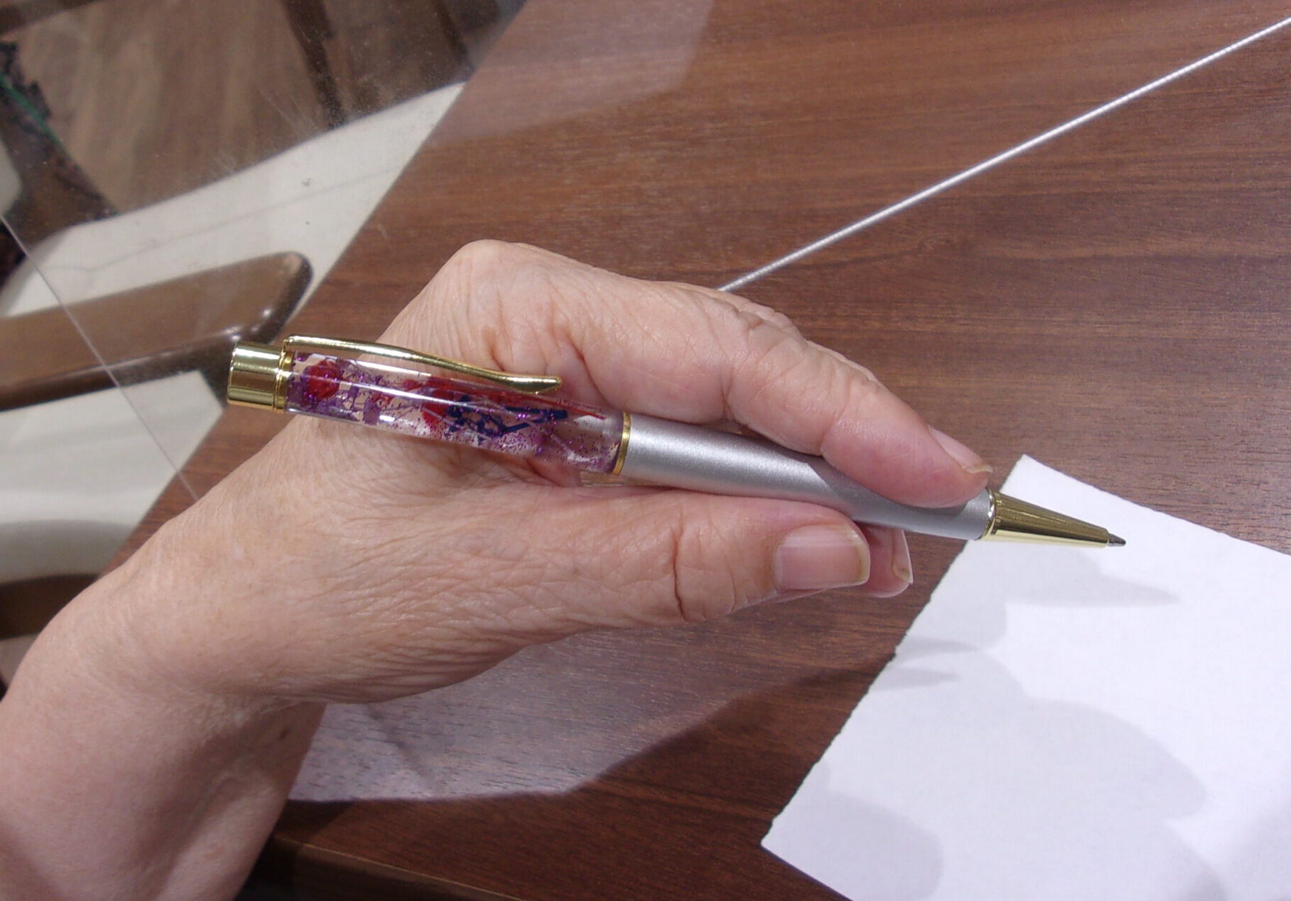 世界で一つ！！ハーバリウムペン作り！！　～癒しのデイサービス浦和
