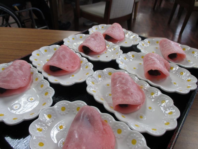 関東風桜餅作り ～癒しのデイサービス伊丹