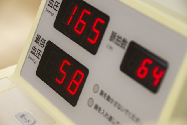 年代別標準血圧値を紹介！脈拍との関係や正しい計測方法も解説！