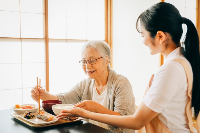 介護食士とは？資格の取得方法や仕事内容を詳しく紹介！