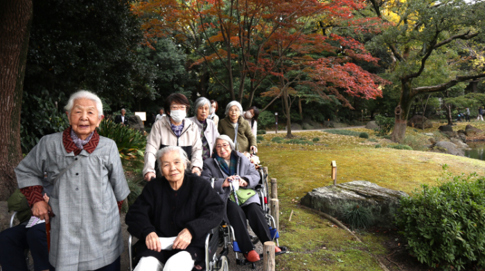 紅葉の清澄庭園＆深川めしランチ ～癒しのデイサービス浦安ふじみ