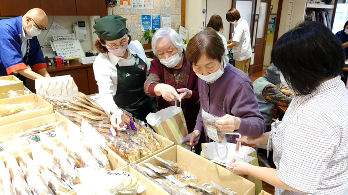 大行列！！草加煎餅訪問販売 ～癒しのデイサービス松戸北