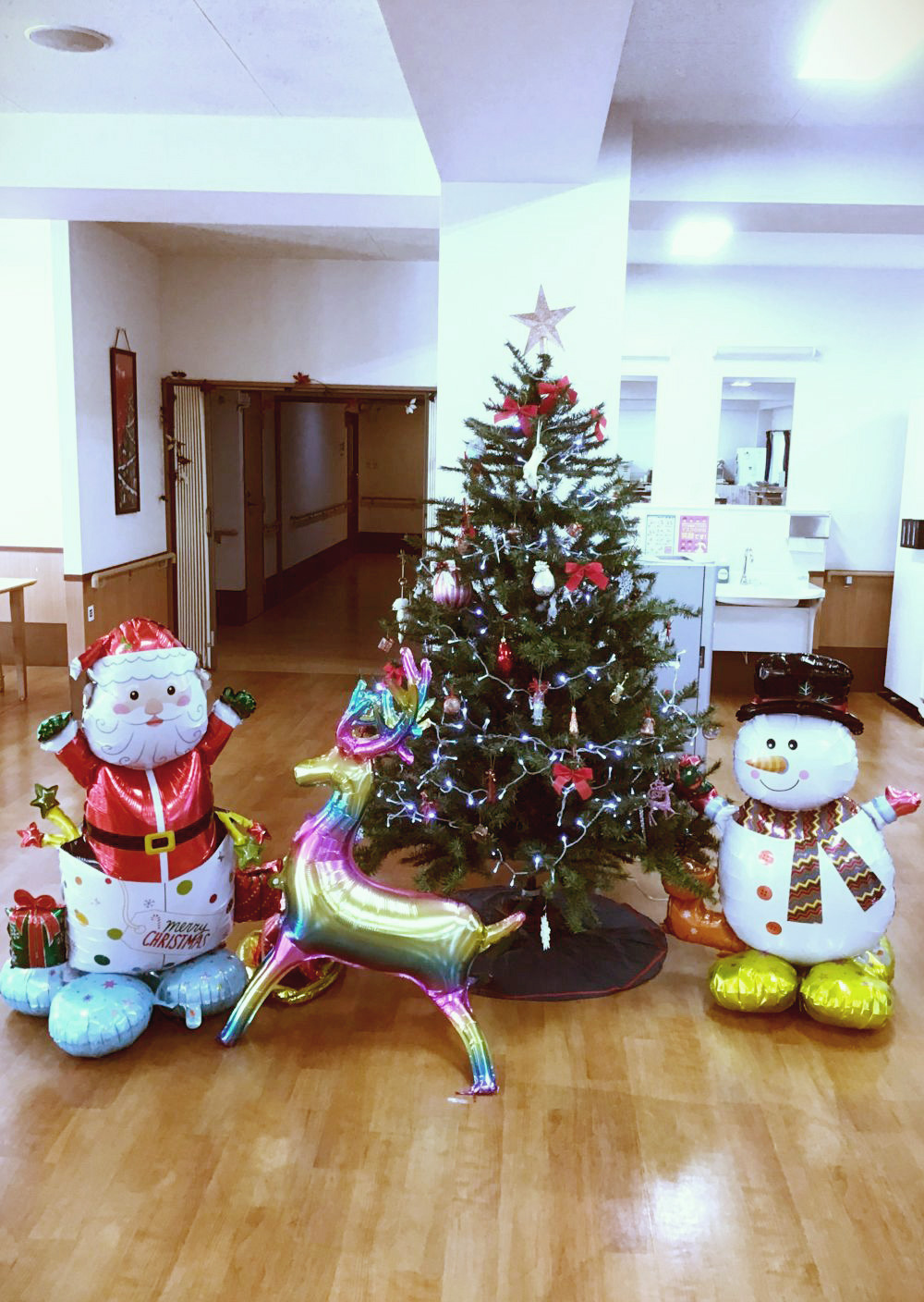 クリスマスの飾りつけ ～シニア町内会稲毛園生